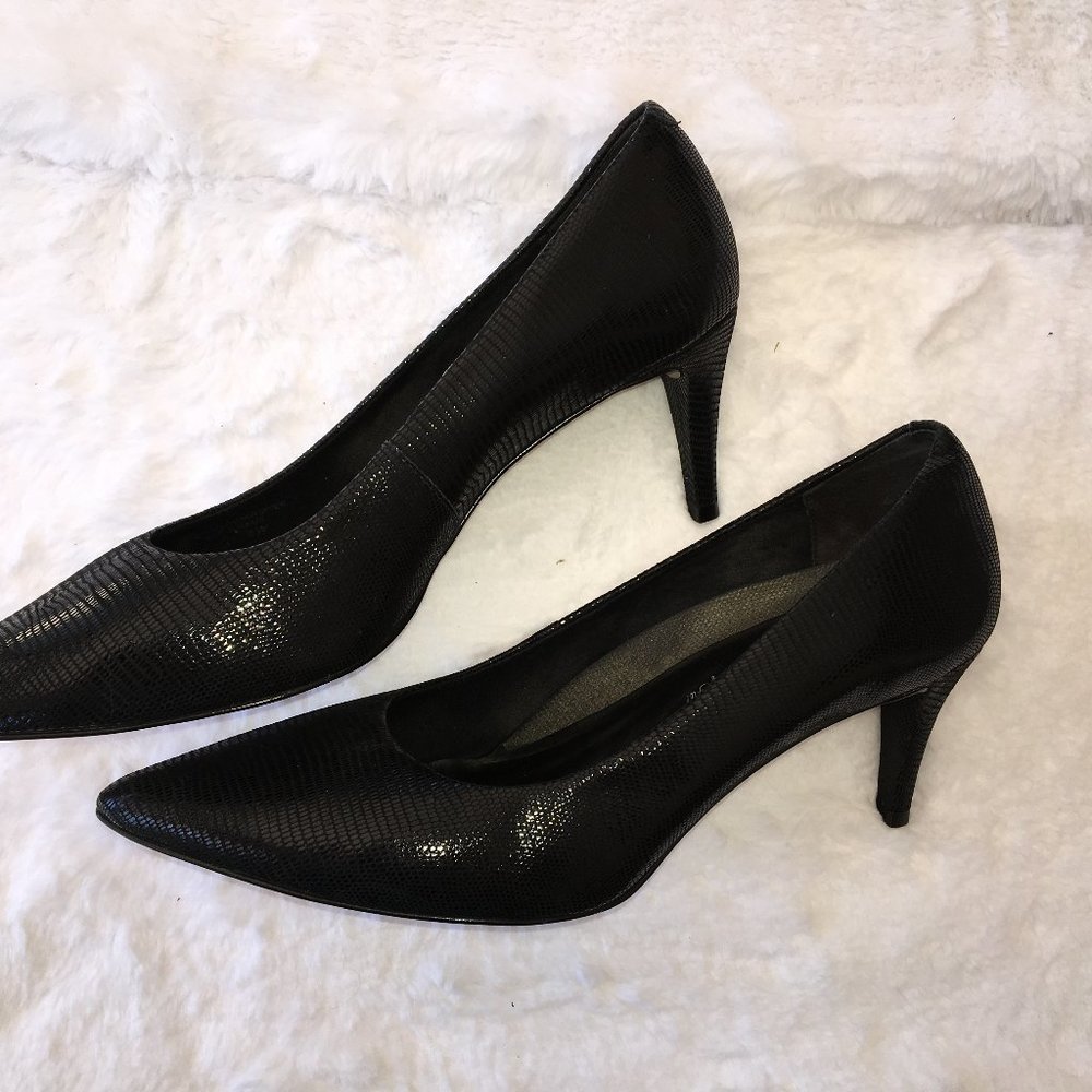 Like New Black Lizard Pumps in Size 12W